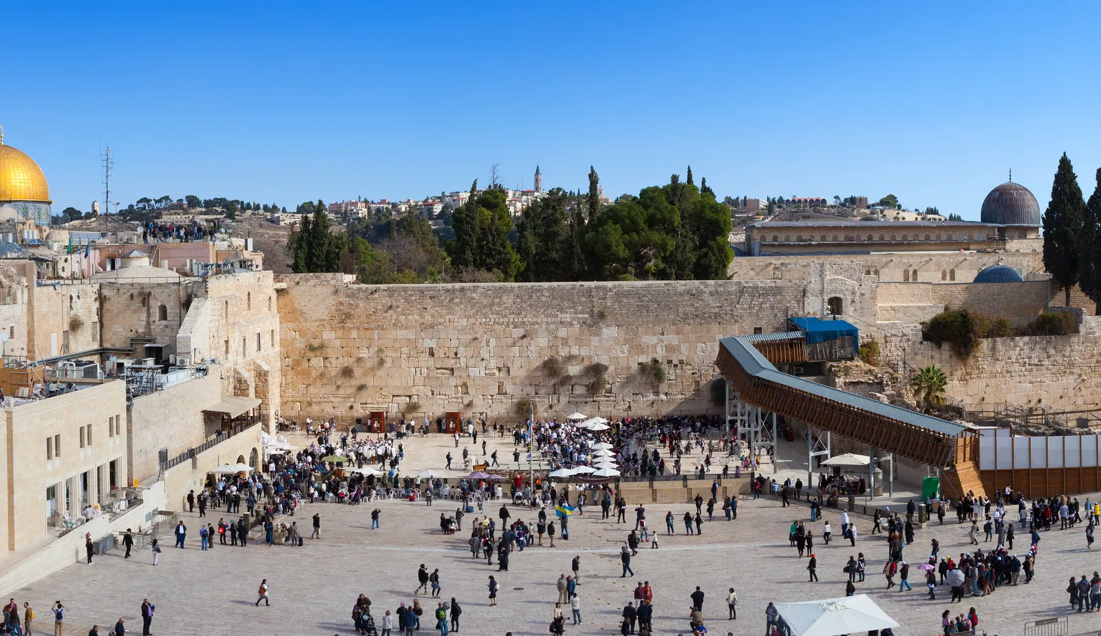 A photograph of the Western Wall during the afternoon.