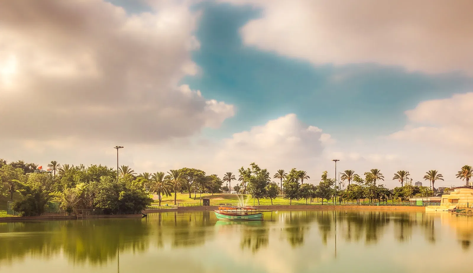 A photo taking from the pond in Ra'anana.