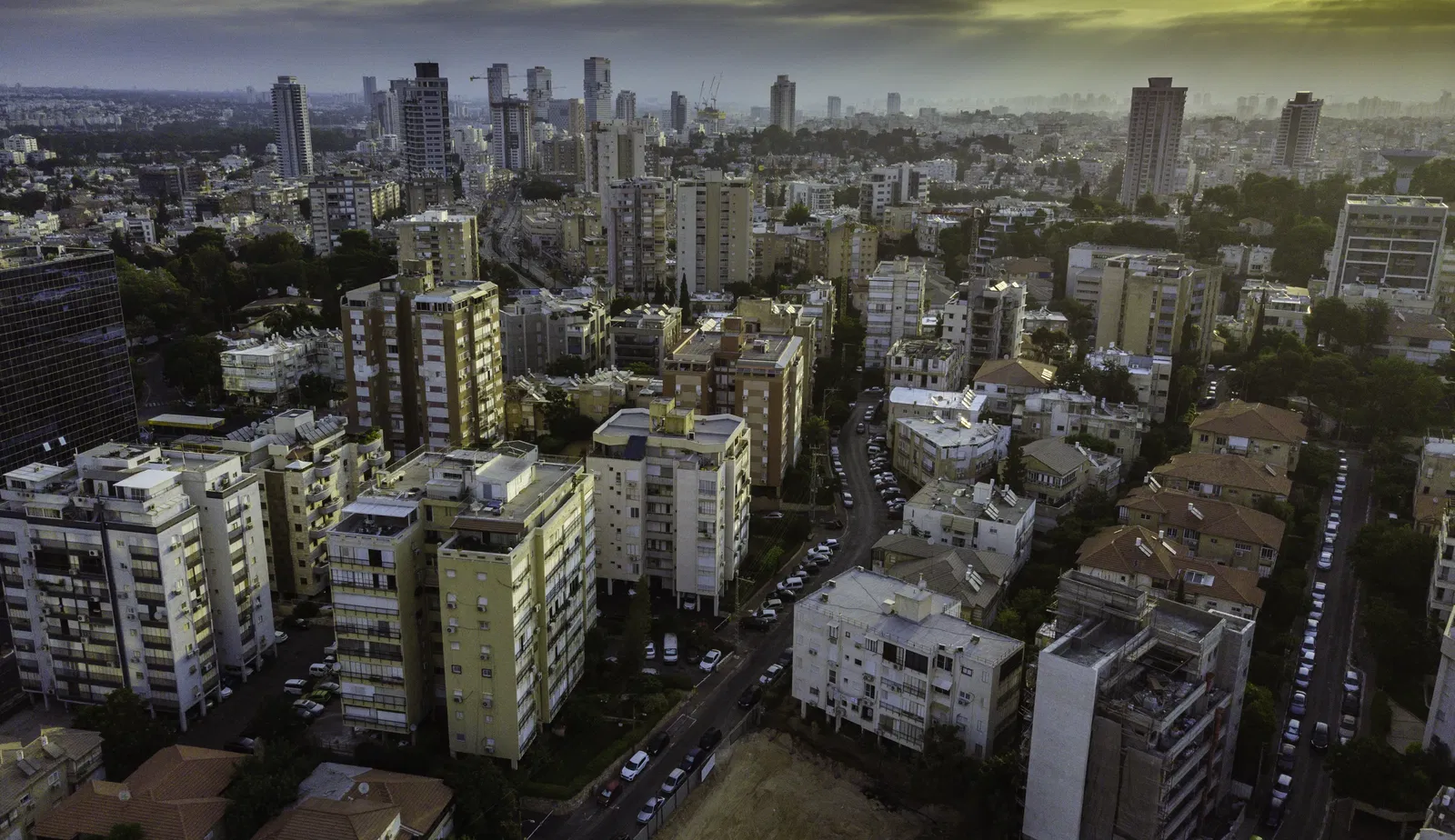 נוף מרחפן של רמת גן.